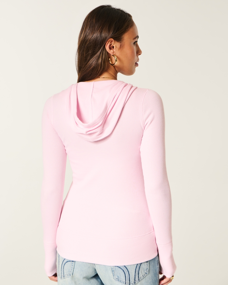 maglia con cappuccio e collo henley a maniche lunghe
