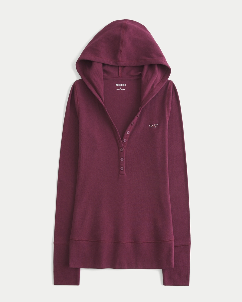 maglia con cappuccio e collo henley a maniche lunghe