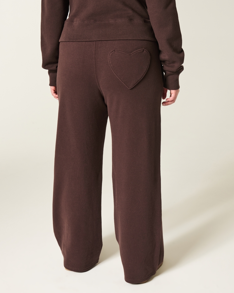 pantaloni della tuta a gamba larga con tasca a forma di cuore