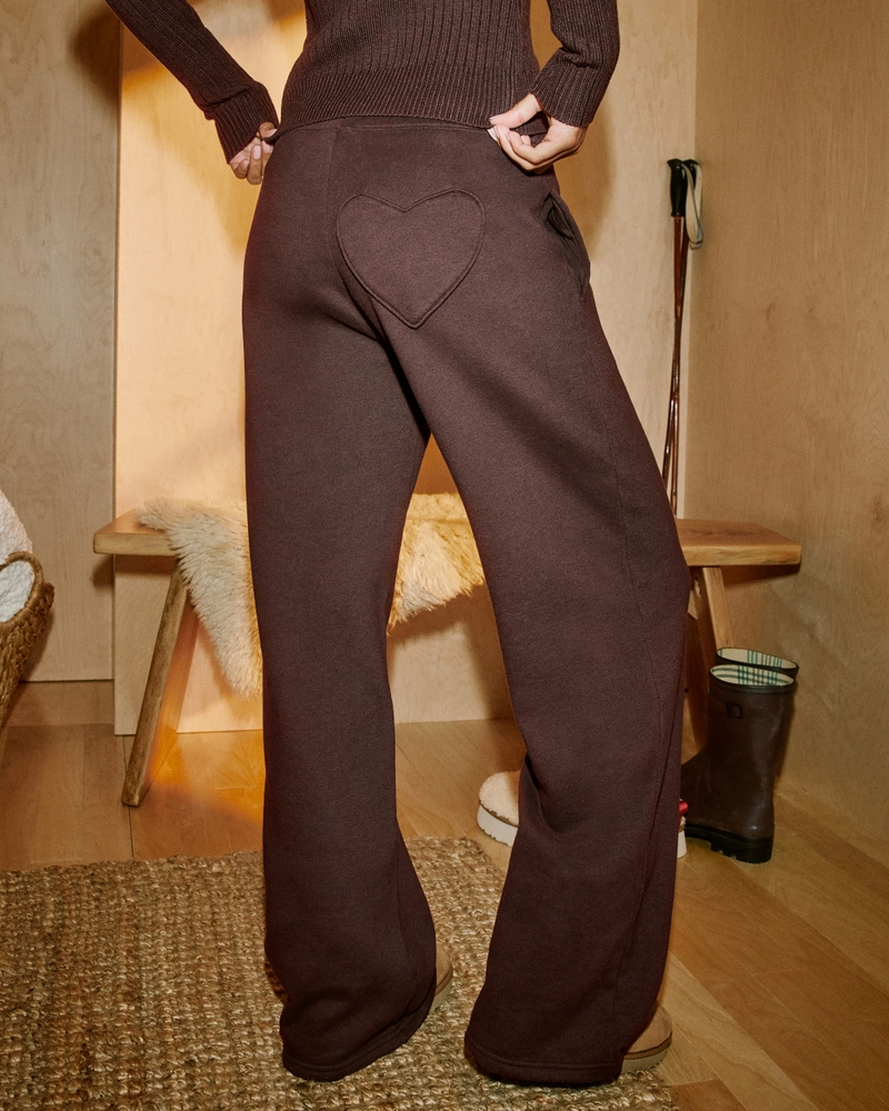 pantaloni della tuta a gamba larga con tasca a forma di cuore
