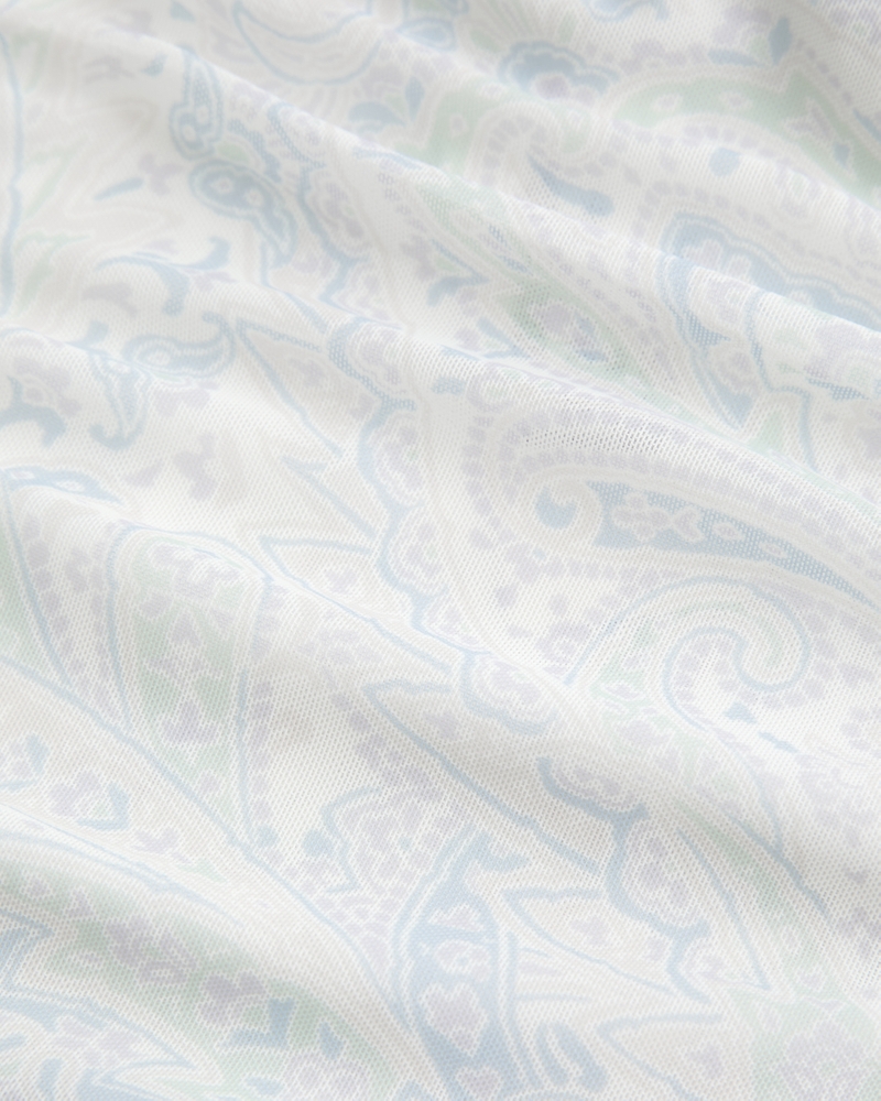 top in rete con spalle scoperte e scollatura a v