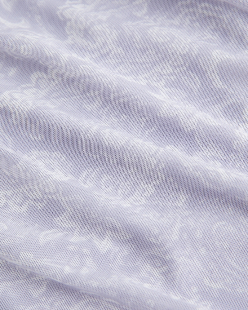 top in rete con spalle scoperte e scollatura a v