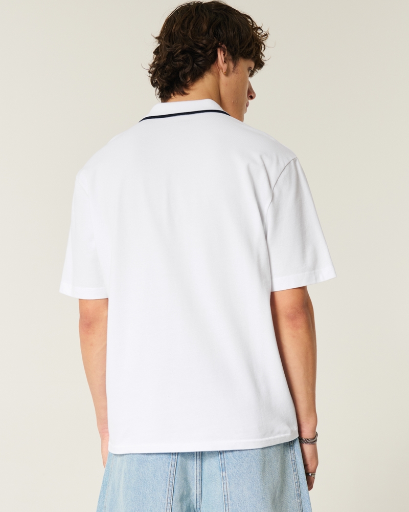 polo casual con logo