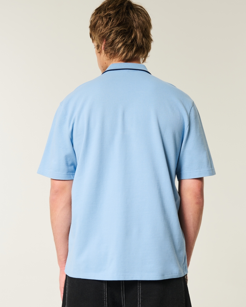 polo casual con logo