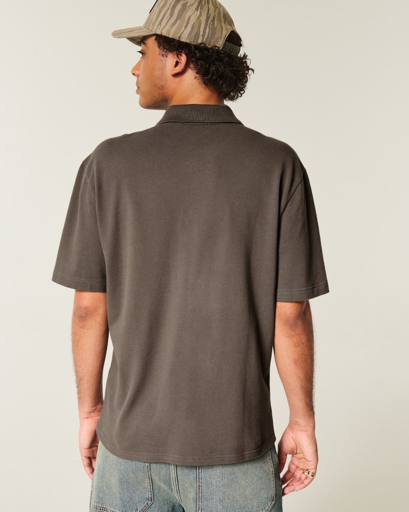 polo casual con logo
