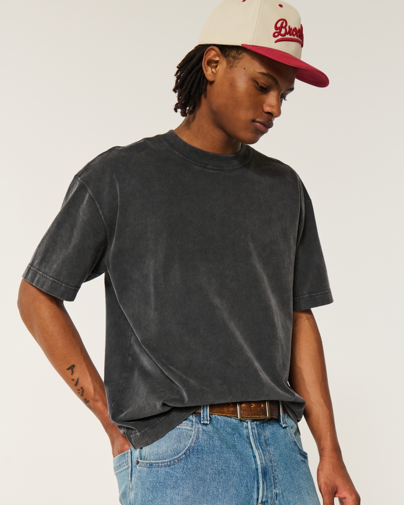 t-shirt girocollo in cotone lavato resistente e dalla vestibilità quadrata